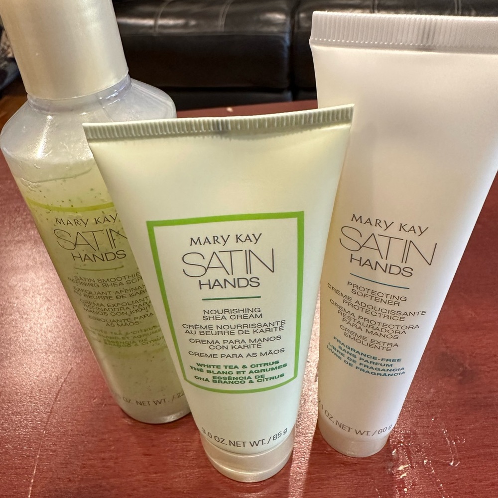 Mary Kay Pampering Hand Set